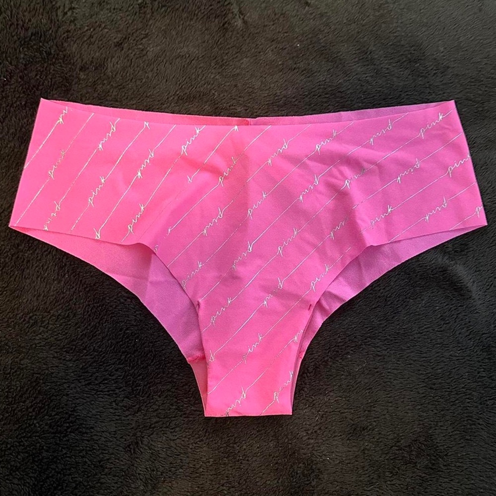 l cheekster victoria’s secret pink underwear
smooth material